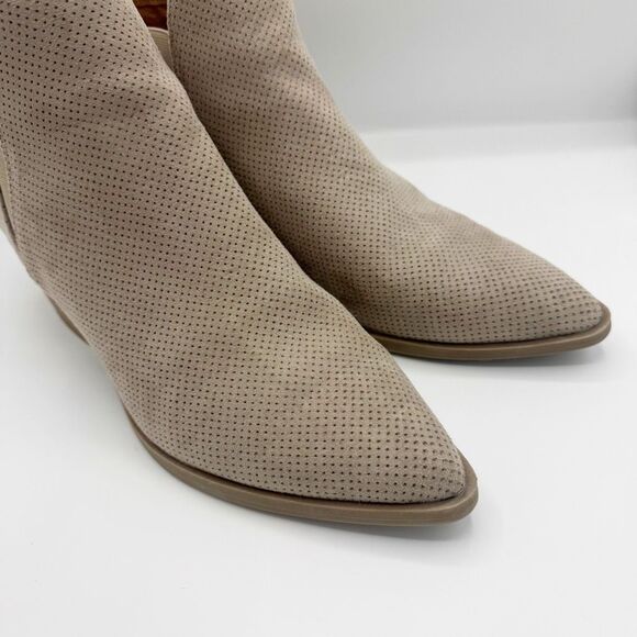 Universal Threads Bootie Ankle Boots Women 10 Heels Vegan Pointy Western Taupe - Picture 2 of 8